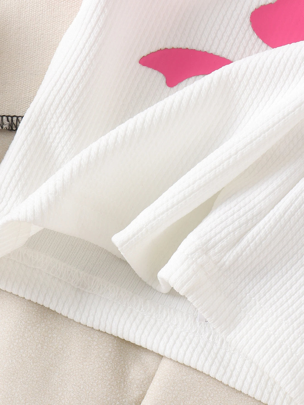 Cross-border summer new collection for girls, comfortable and stylish, suitable for ages 1-3. Bow tie white vest + long pants.